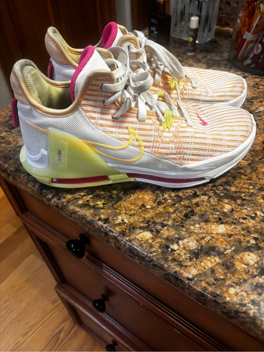 Nike LeBron Witness 6 basketball or volleyball Athletic Sneakers